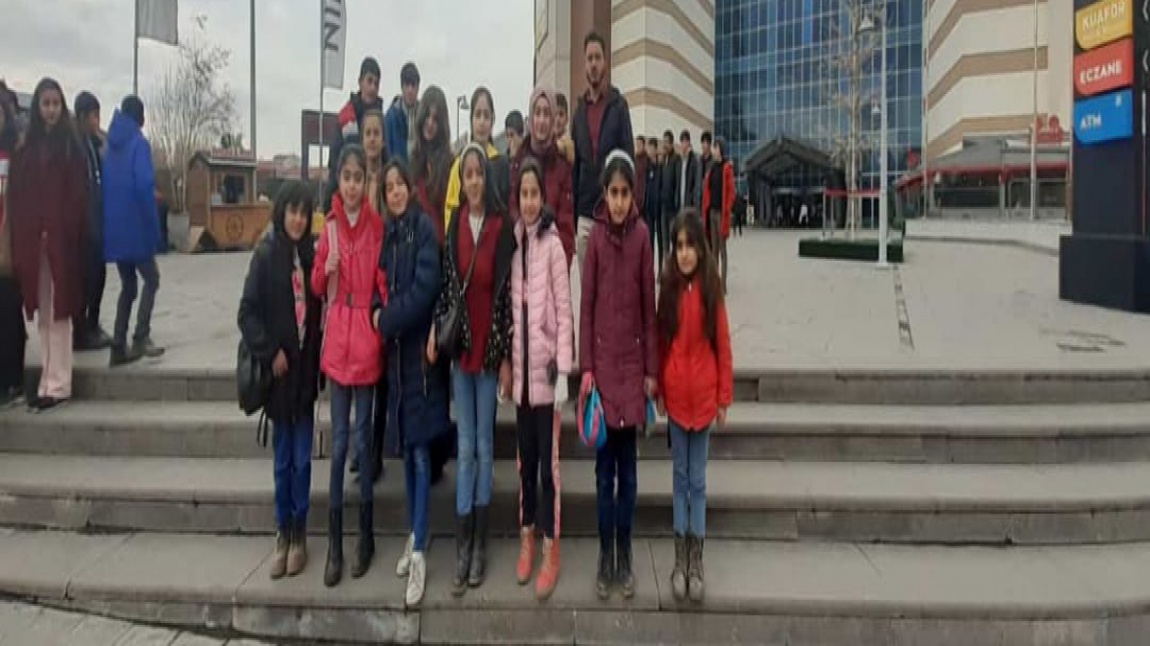 Öğrencilerimiz Erzurum'da film etkinliğine katıldı 